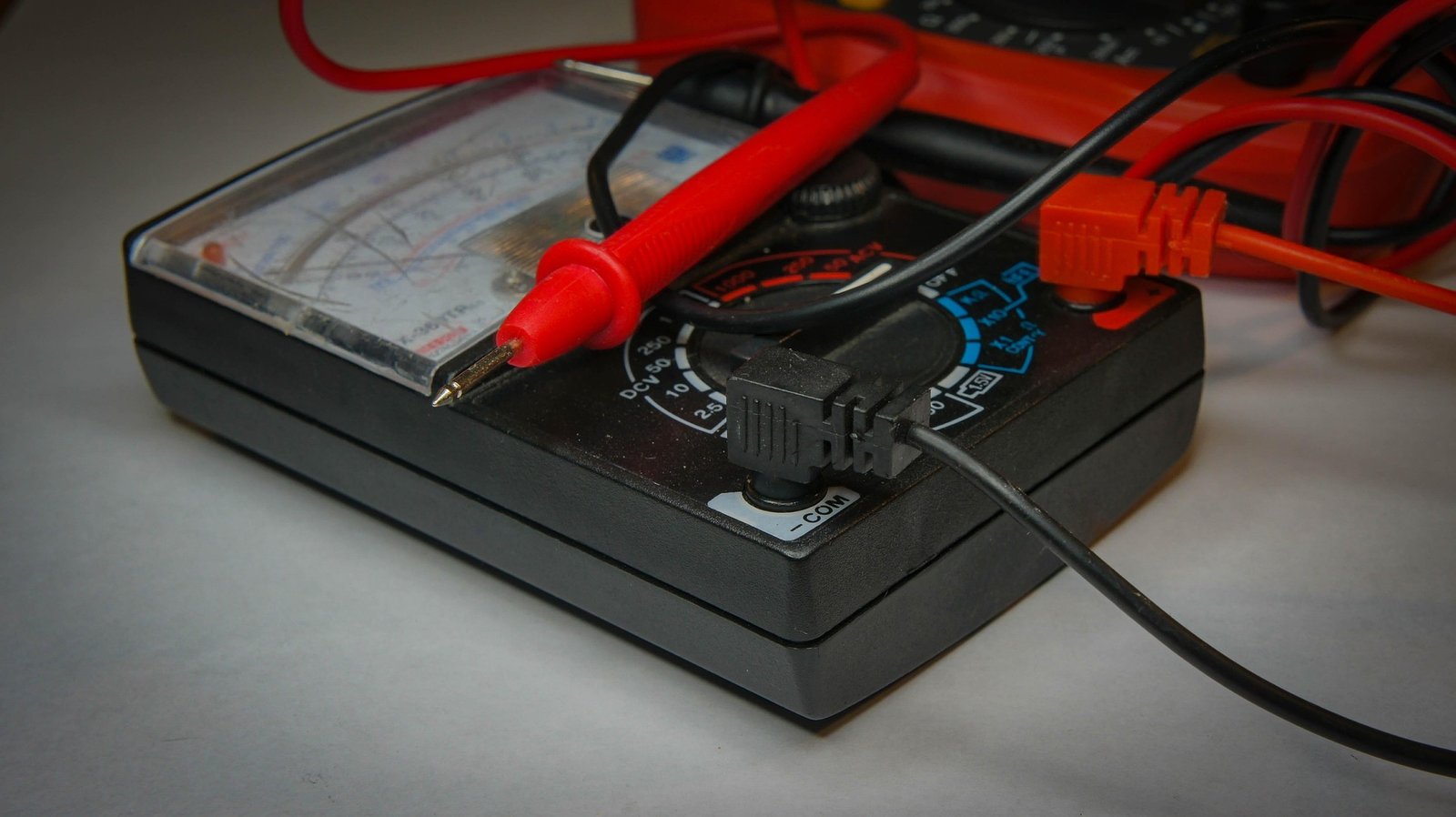 ohmmeter-5699344_1920